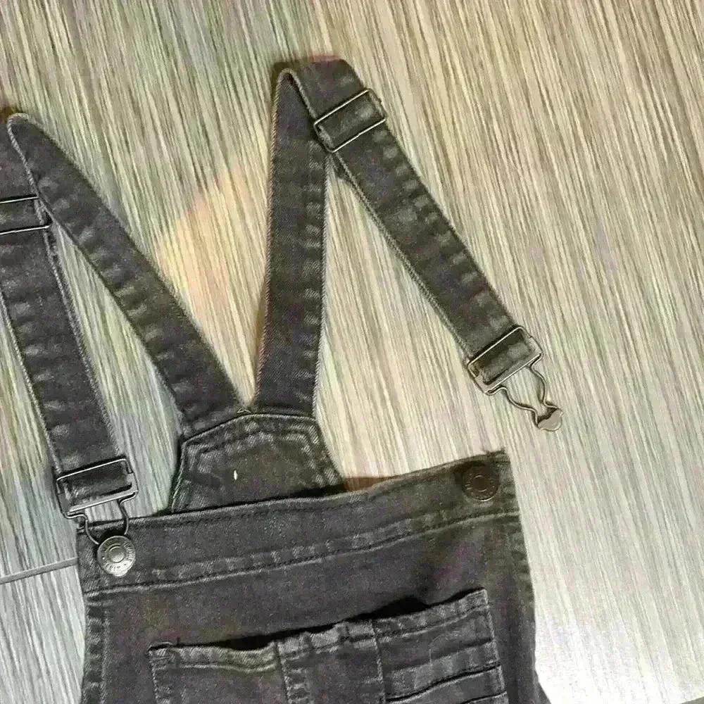 Almost Famous Juniors Black Square Neck Distressed Skinny Denim Overalls Size 7 - Picture 6 of 12